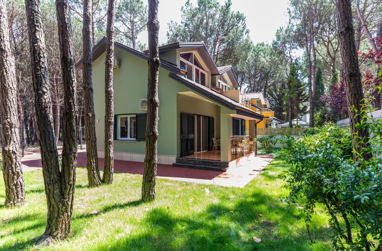 Forest Cottage - Middle Of Forest & Near The Beach Golem  Exterior photo