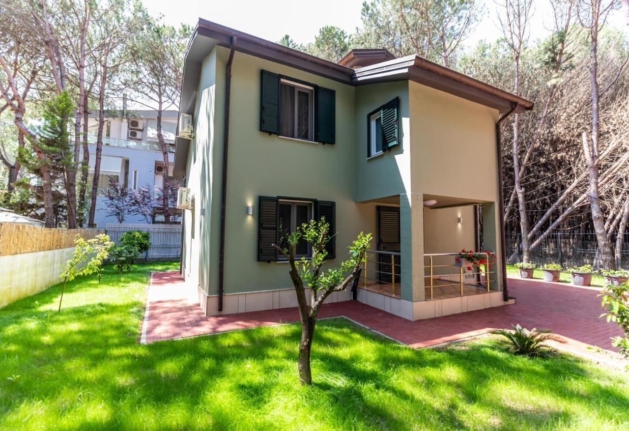 Forest Cottage - Middle Of Forest & Near The Beach Golem  Exterior photo