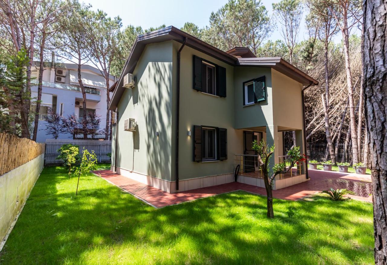 Forest Cottage - Middle Of Forest & Near The Beach Golem  Exterior photo