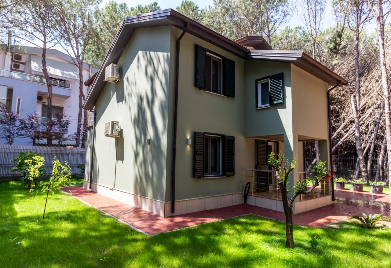 Forest Cottage - Middle Of Forest & Near The Beach Golem  Exterior photo